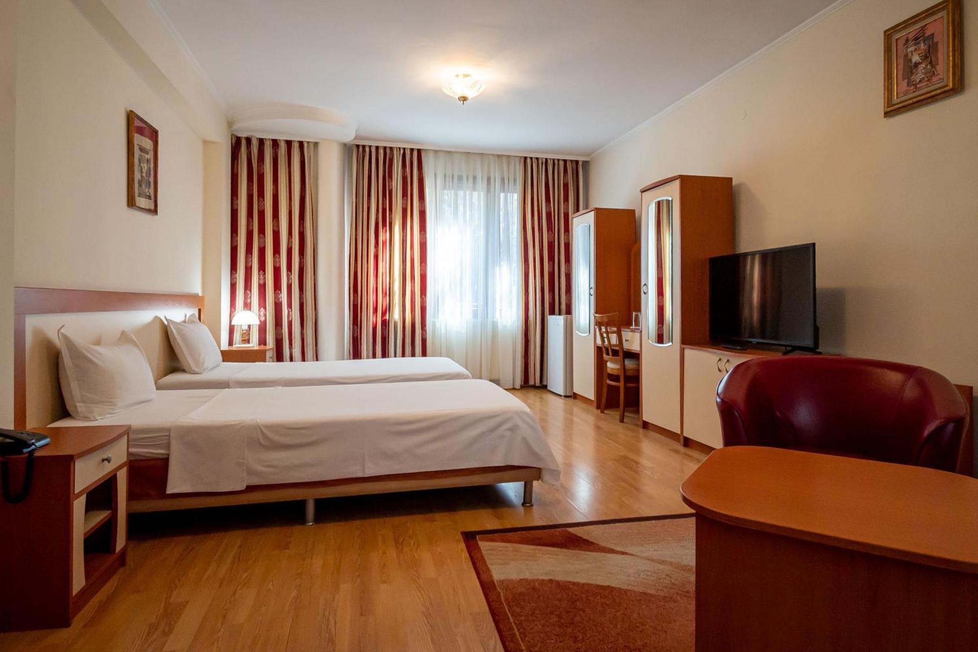 Primavera 1 Hotel Pazardzhik Eksteriør bilde
