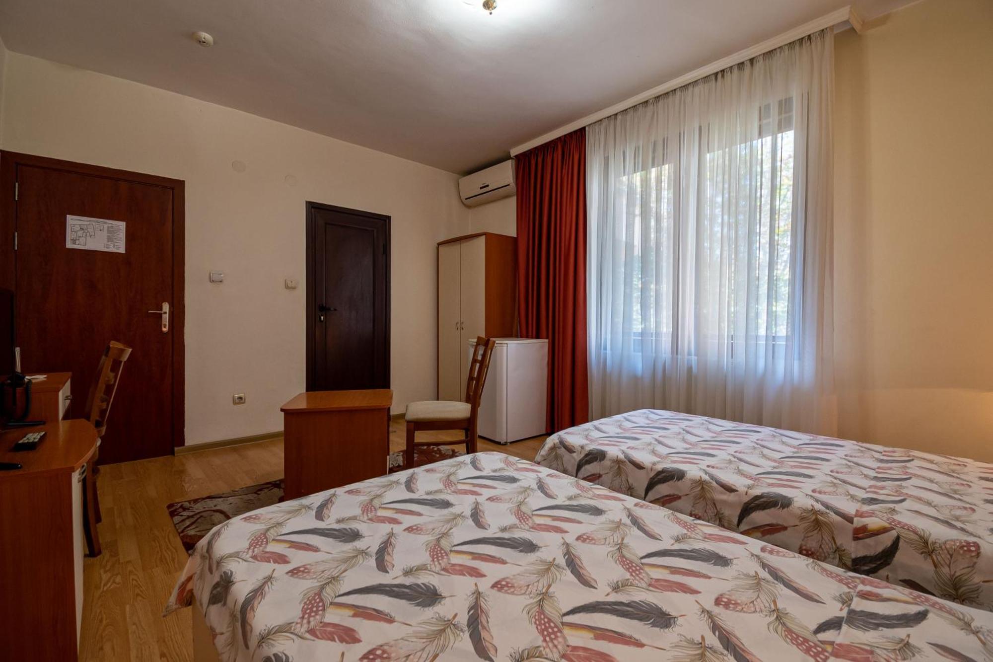 Primavera 1 Hotel Pazardzhik Eksteriør bilde