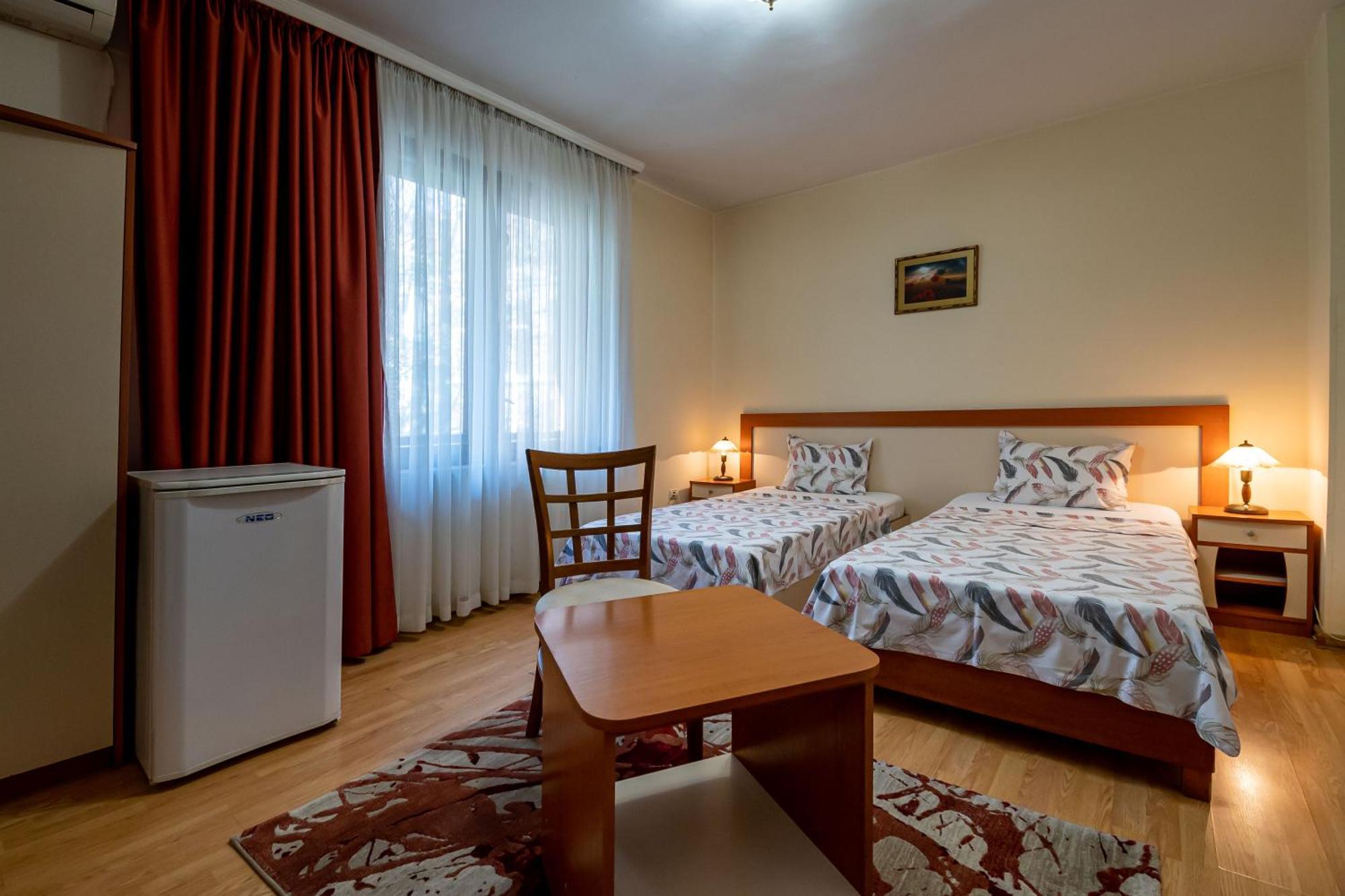 Primavera 1 Hotel Pazardzhik Eksteriør bilde